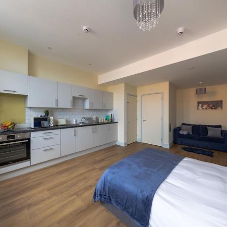 Hereford City Centre - Apartment 7, Isabella House - Modern Apartment In The Heart Of The City - Sleeps 2 Guests - Hosted By Rentmyhouse エクステリア 写真