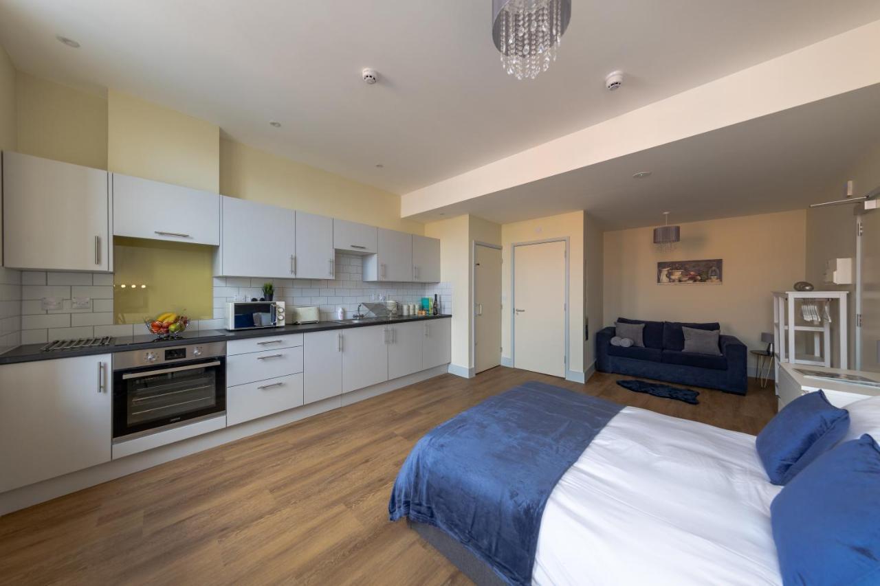 Hereford City Centre - Apartment 7, Isabella House - Modern Apartment In The Heart Of The City - Sleeps 2 Guests - Hosted By Rentmyhouse エクステリア 写真